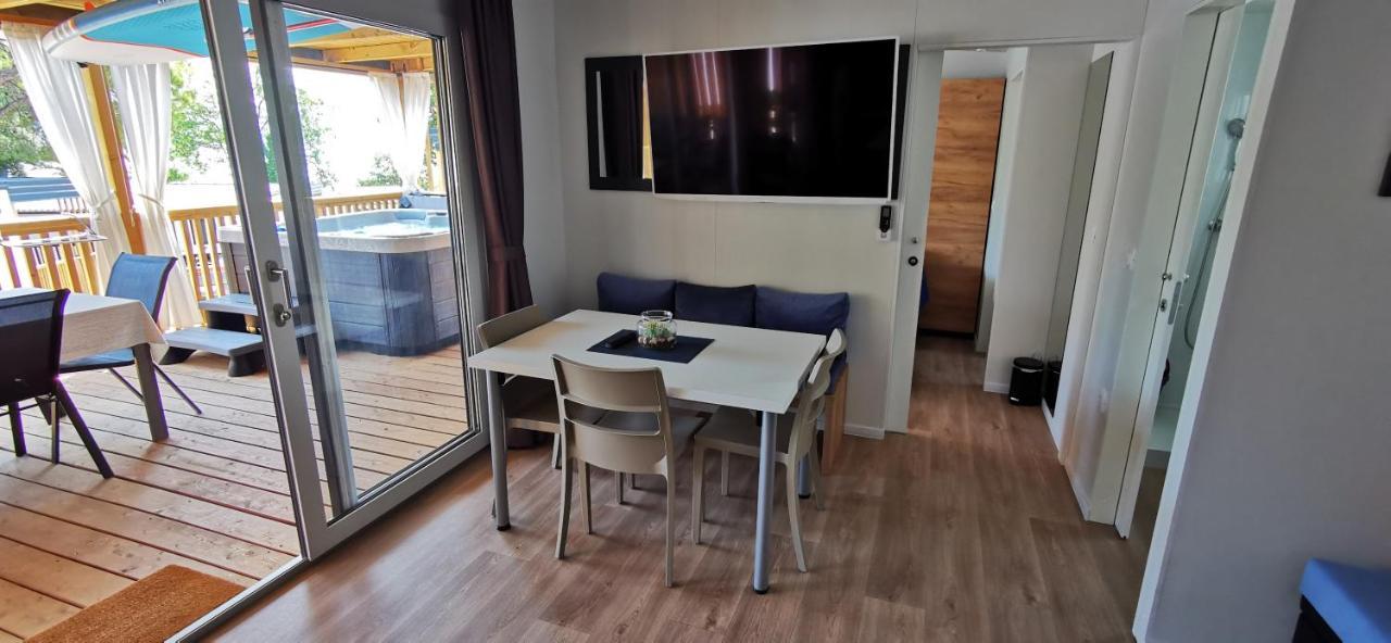 Mobile Home Kmz Selce Buitenkant foto