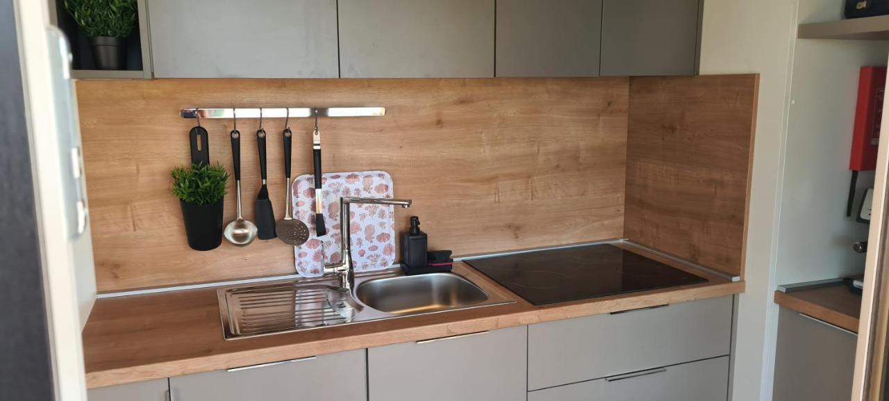 Mobile Home Kmz Selce Buitenkant foto